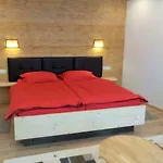 Anneke Apartman